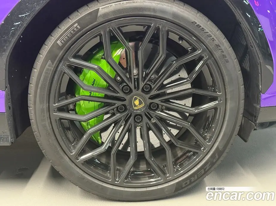 Lamborghini Urus 2025 4.0 автомат (гидро), фото 16 Lamborghini Urus 2025 4.0 автомат (гидро), фото 16