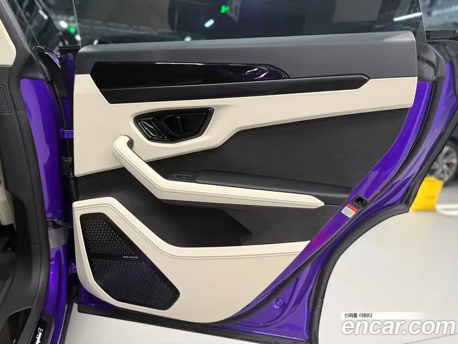 Lamborghini Urus 2025 4.0 автомат (гидро), фото 10 Lamborghini Urus 2025 4.0 автомат (гидро), фото 10