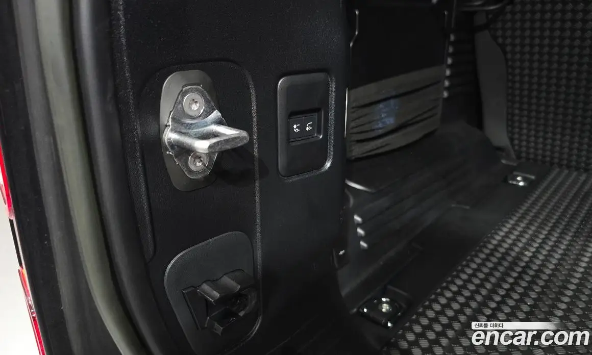 Land Rover Defender 2023 3.0 автомат (гидро), фото 30 Land Rover Defender 2023 3.0 автомат (гидро), фото 30
