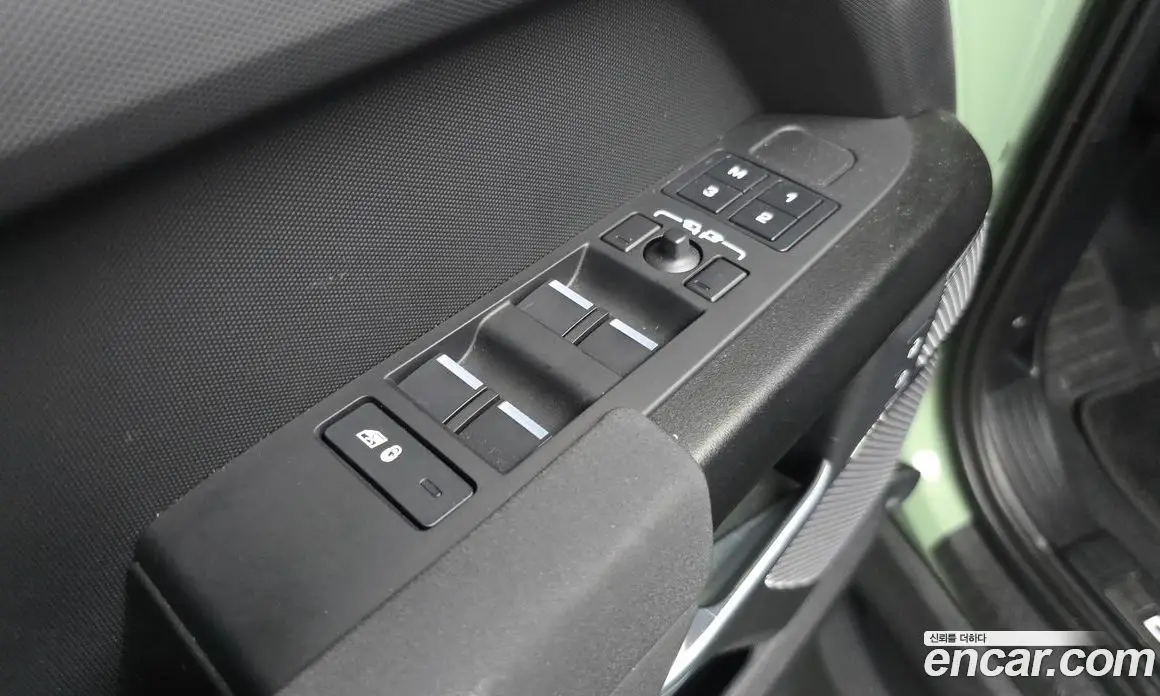 Land Rover Defender 2023 3.0 автомат (гидро), фото 31 Land Rover Defender 2023 3.0 автомат (гидро), фото 31