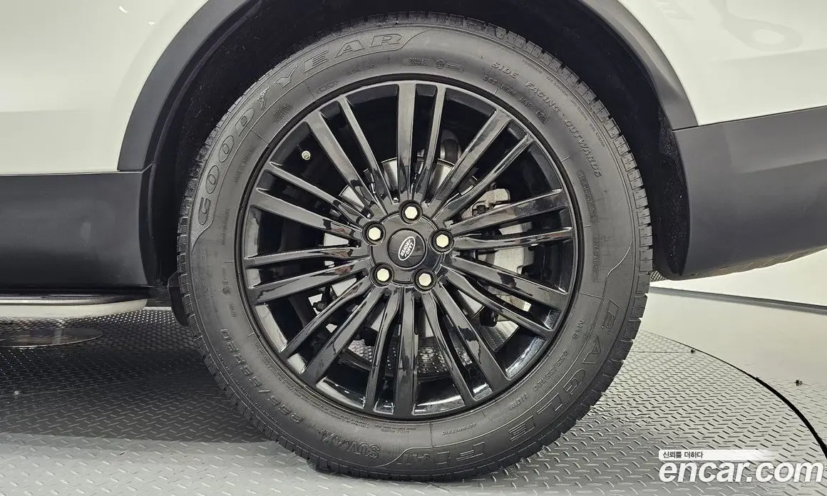 Land Rover Discovery 2018 3.0 автомат (гидро), фото 7 Land Rover Discovery 2018 3.0 автомат (гидро), фото 7