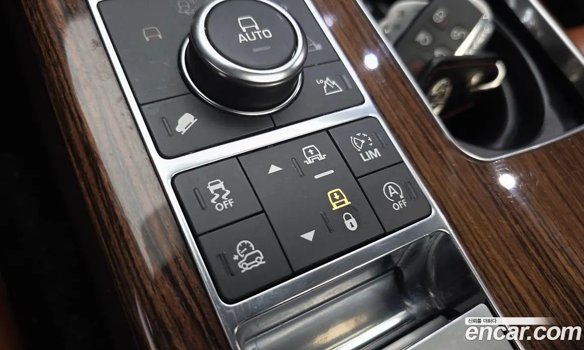 Land Rover Range Rover 2017 4.4 автомат (гидро), фото 26 Land Rover Range Rover 2017 4.4 автомат (гидро), фото 26
