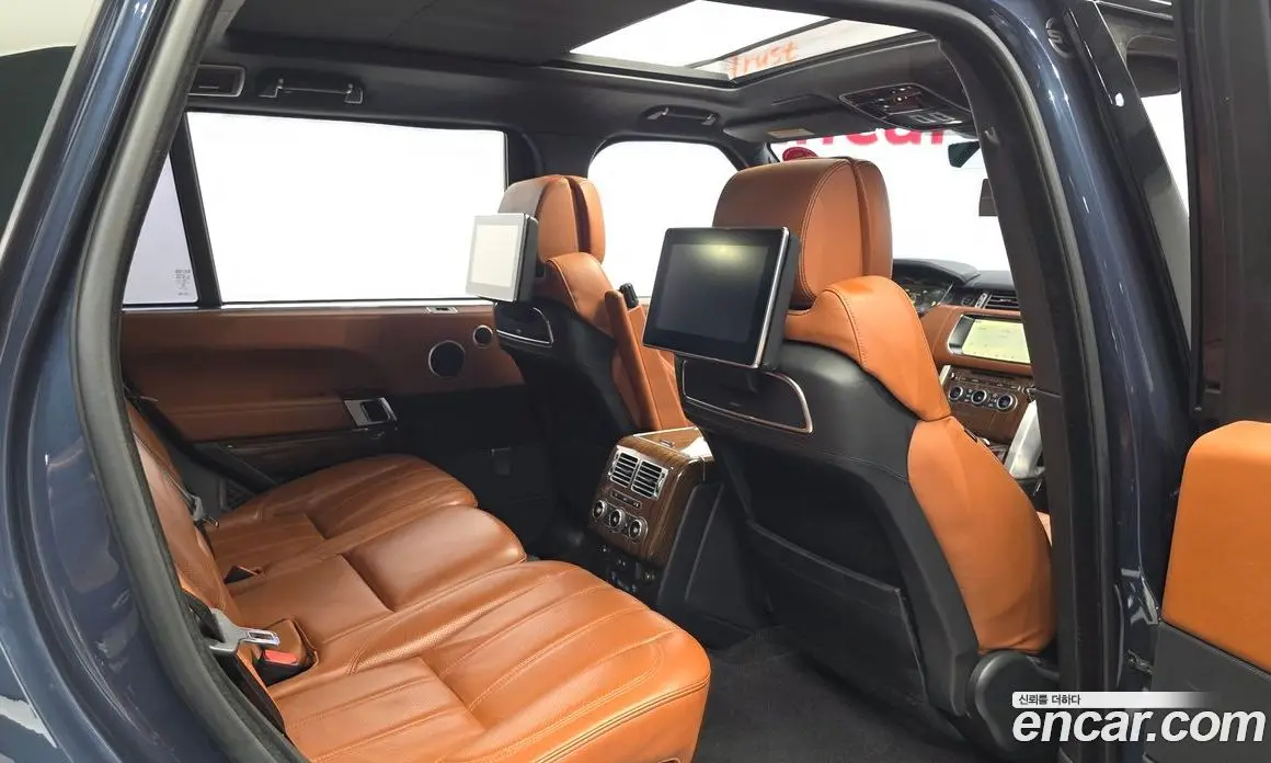 Land Rover Range Rover 2017 4.4 автомат (гидро), фото 28 Land Rover Range Rover 2017 4.4 автомат (гидро), фото 28