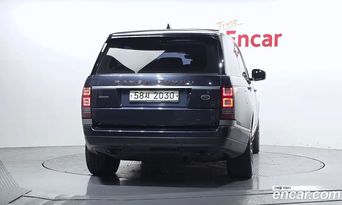 Land Rover Range Rover 2017 4.4 автомат (гидро), фото 4 Land Rover Range Rover 2017 4.4 автомат (гидро), фото 4