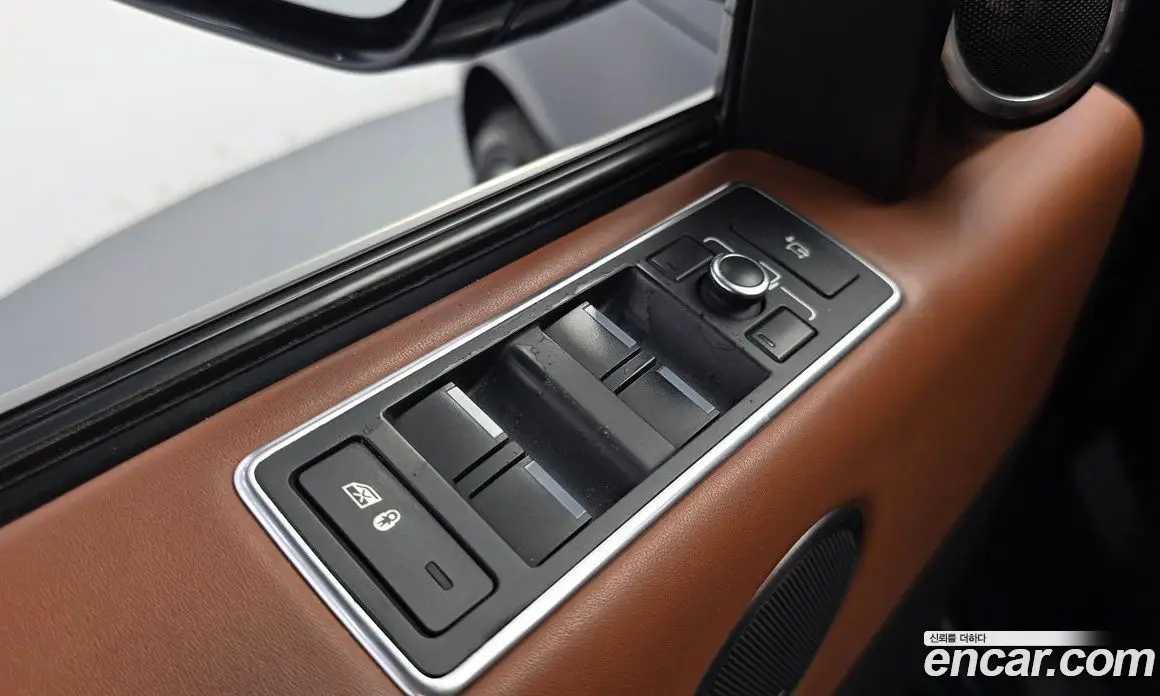 Land Rover Range Rover 2017 4.4 автомат (гидро), фото 36 Land Rover Range Rover 2017 4.4 автомат (гидро), фото 36