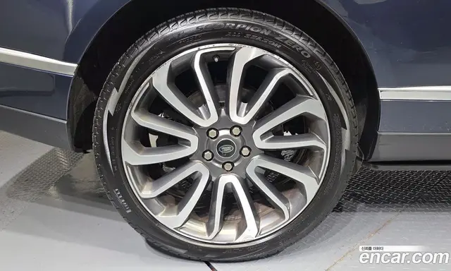 Land Rover Range Rover 2017 4.4 автомат (гидро), миниатюра 5 Land Rover Range Rover 2017 4.4 автомат (гидро), миниатюра 5