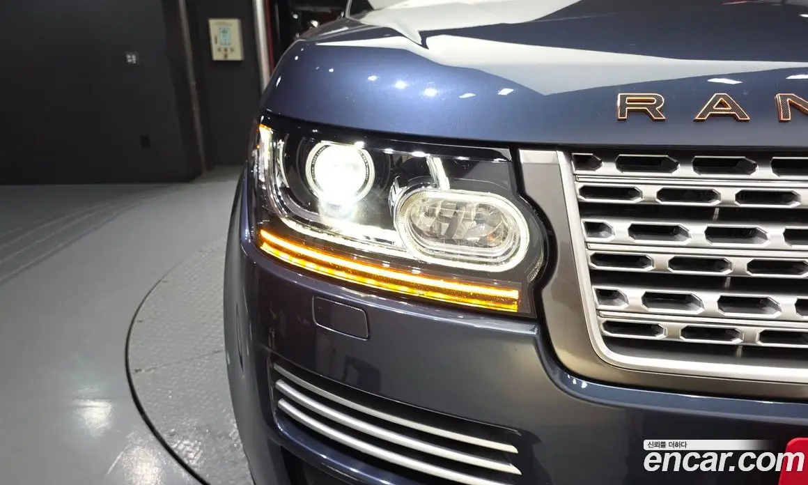 Land Rover Range Rover 2017 4.4 автомат (гидро), фото 8 Land Rover Range Rover 2017 4.4 автомат (гидро), фото 8