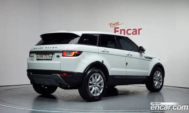 Land Rover Range Rover Evoque 2018 2.0 автомат (гидро), миниатюра 2 Land Rover Range Rover Evoque 2018 2.0 автомат (гидро), миниатюра 2