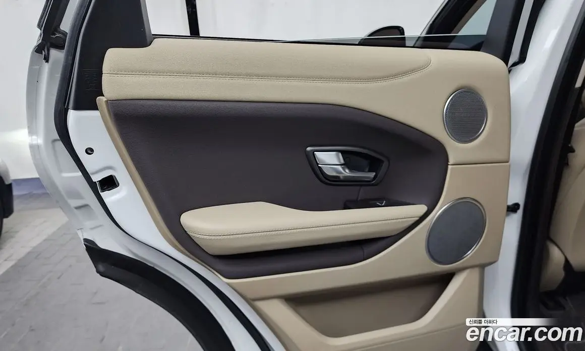 Land Rover Range Rover Evoque 2018 2.0 автомат (гидро), фото 15 Land Rover Range Rover Evoque 2018 2.0 автомат (гидро), фото 15