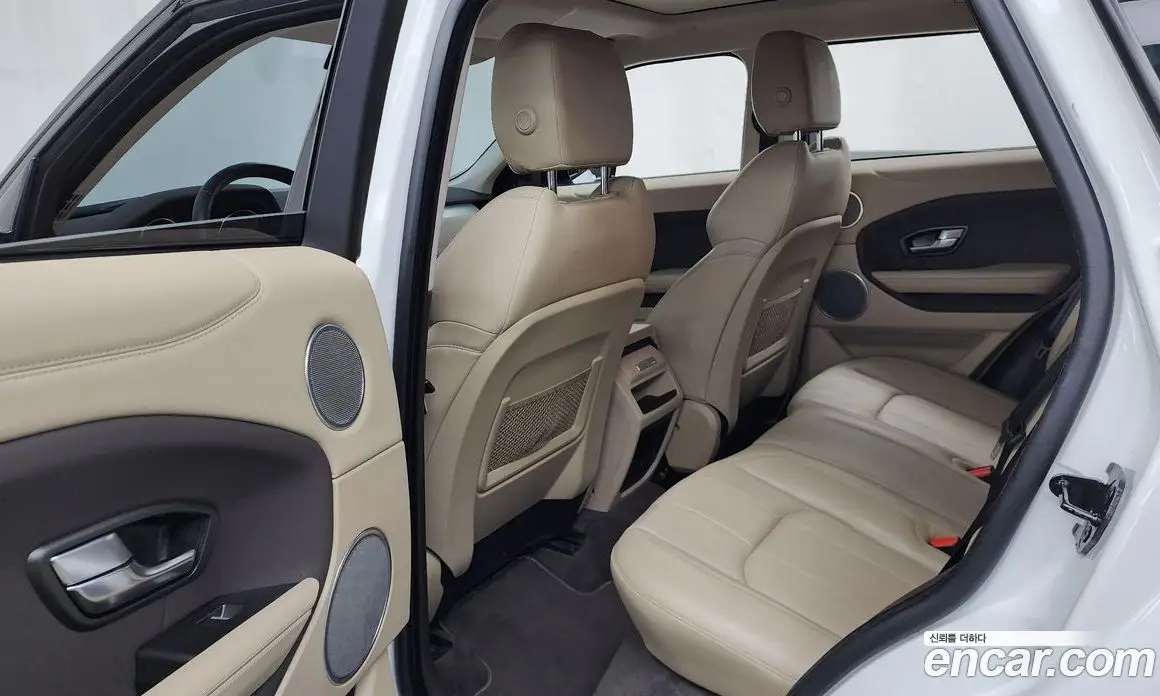 Land Rover Range Rover Evoque 2018 2.0 автомат (гидро), фото 16 Land Rover Range Rover Evoque 2018 2.0 автомат (гидро), фото 16
