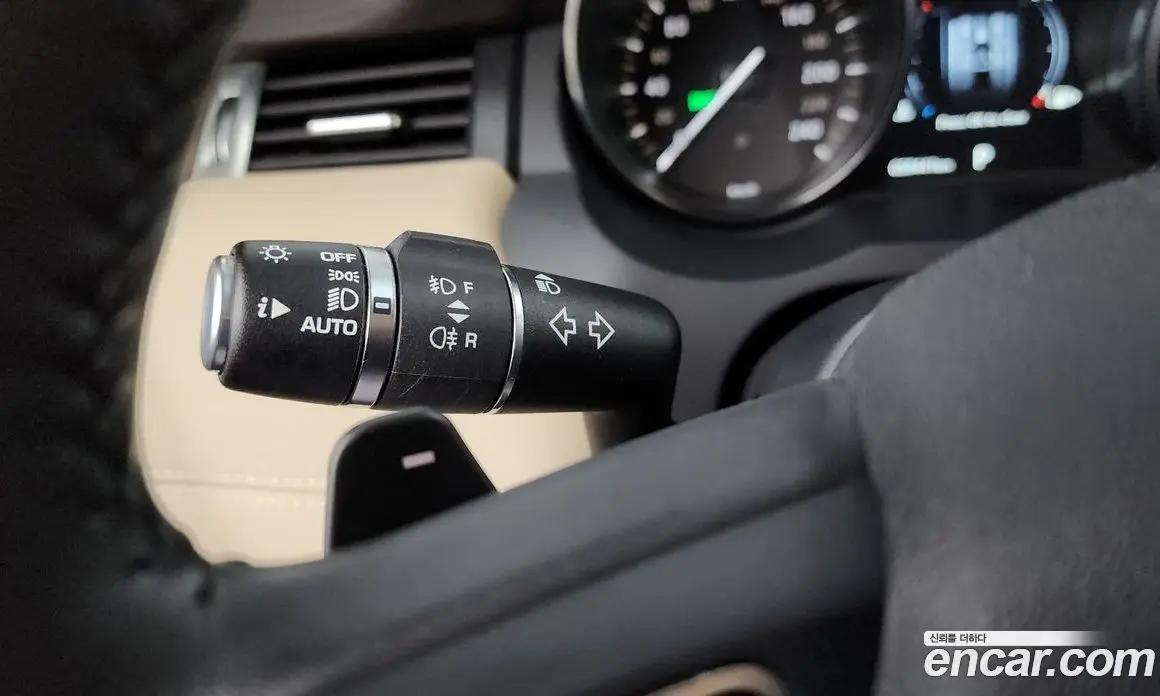 Land Rover Range Rover Evoque 2018 2.0 автомат (гидро), фото 27 Land Rover Range Rover Evoque 2018 2.0 автомат (гидро), фото 27