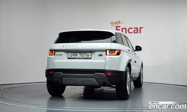 Land Rover Range Rover Evoque 2018 2.0 автомат (гидро), миниатюра 4 Land Rover Range Rover Evoque 2018 2.0 автомат (гидро), миниатюра 4