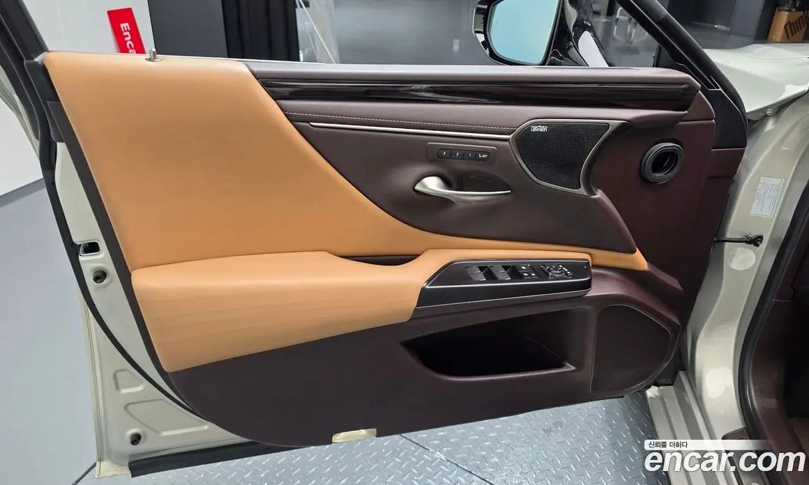Lexus ES 2019 2.5 автомат (гидро), фото 13 Lexus ES 2019 2.5 автомат (гидро), фото 13