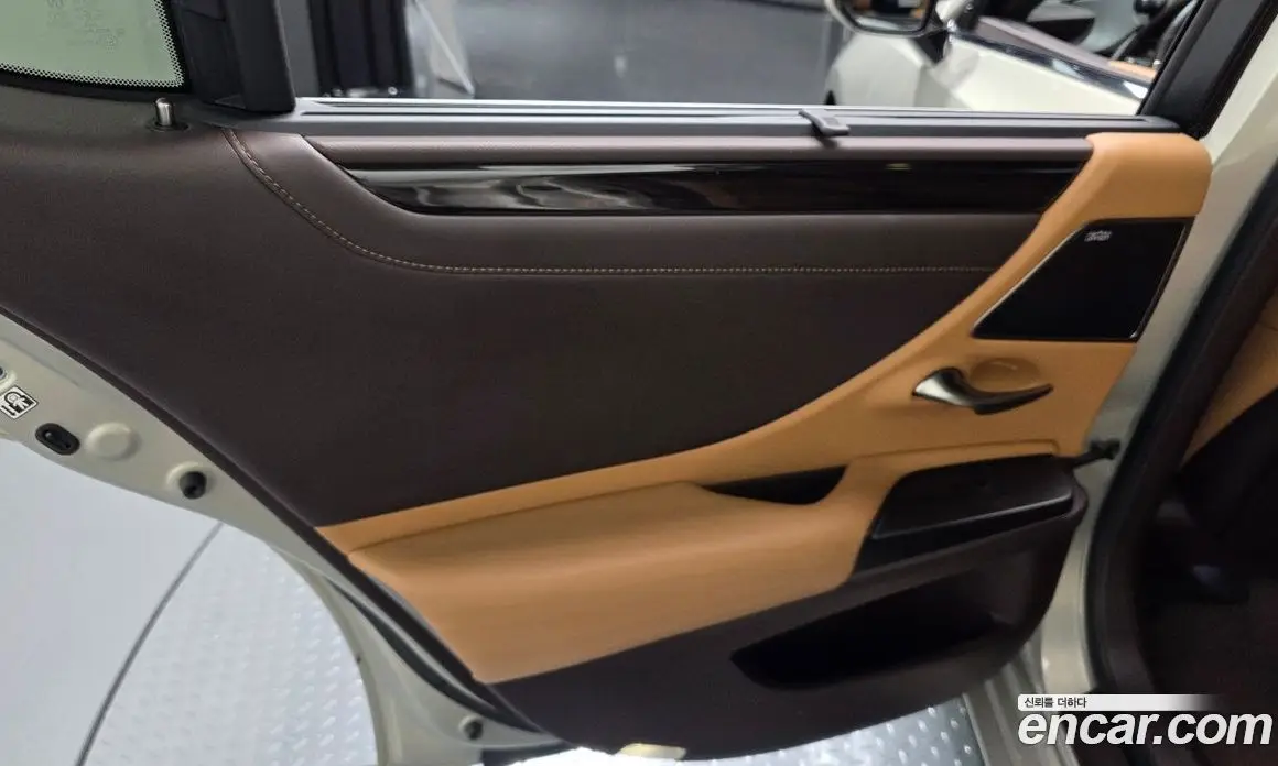Lexus ES 2019 2.5 автомат (гидро), фото 14 Lexus ES 2019 2.5 автомат (гидро), фото 14