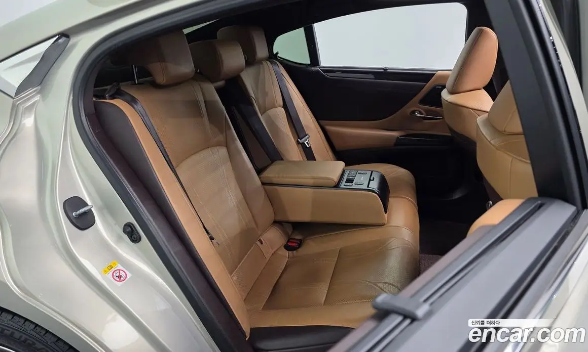 Lexus ES 2019 2.5 автомат (гидро), фото 16 Lexus ES 2019 2.5 автомат (гидро), фото 16