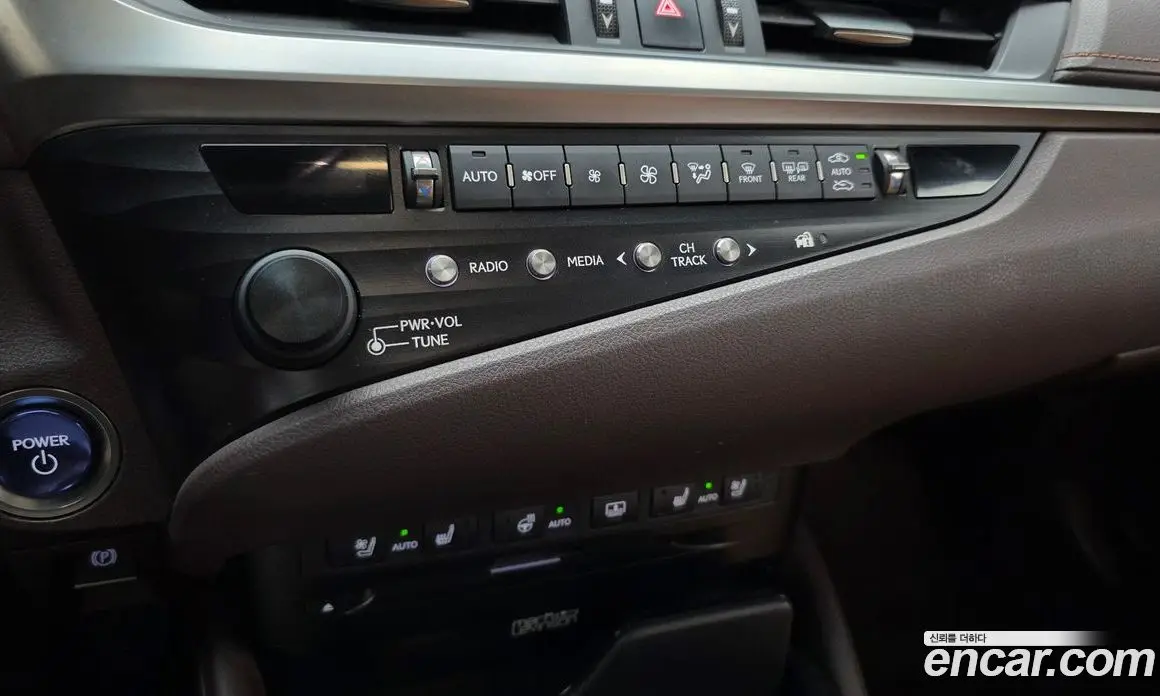 Lexus ES 2019 2.5 автомат (гидро), фото 22 Lexus ES 2019 2.5 автомат (гидро), фото 22