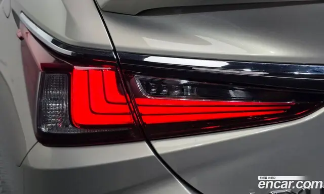 Lexus ES 2019 2.5 автомат (гидро), миниатюра 8 Lexus ES 2019 2.5 автомат (гидро), миниатюра 8