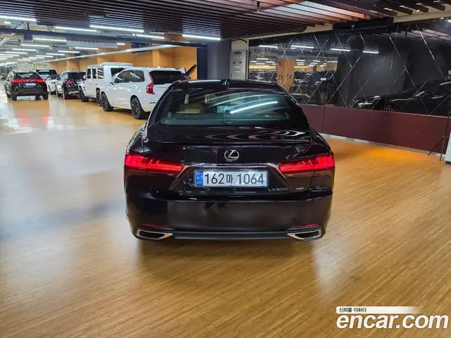 Lexus LS 2025 3.4 автомат (гидро), миниатюра 4 Lexus LS 2025 3.4 автомат (гидро), миниатюра 4