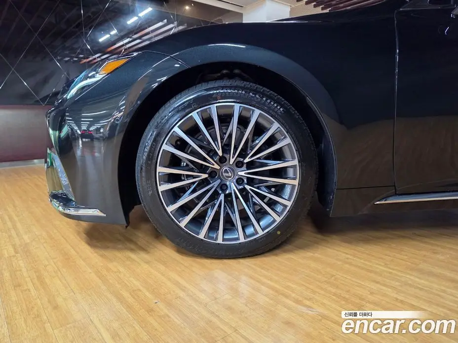 Lexus LS 2025 3.4 автомат (гидро), фото 5 Lexus LS 2025 3.4 автомат (гидро), фото 5