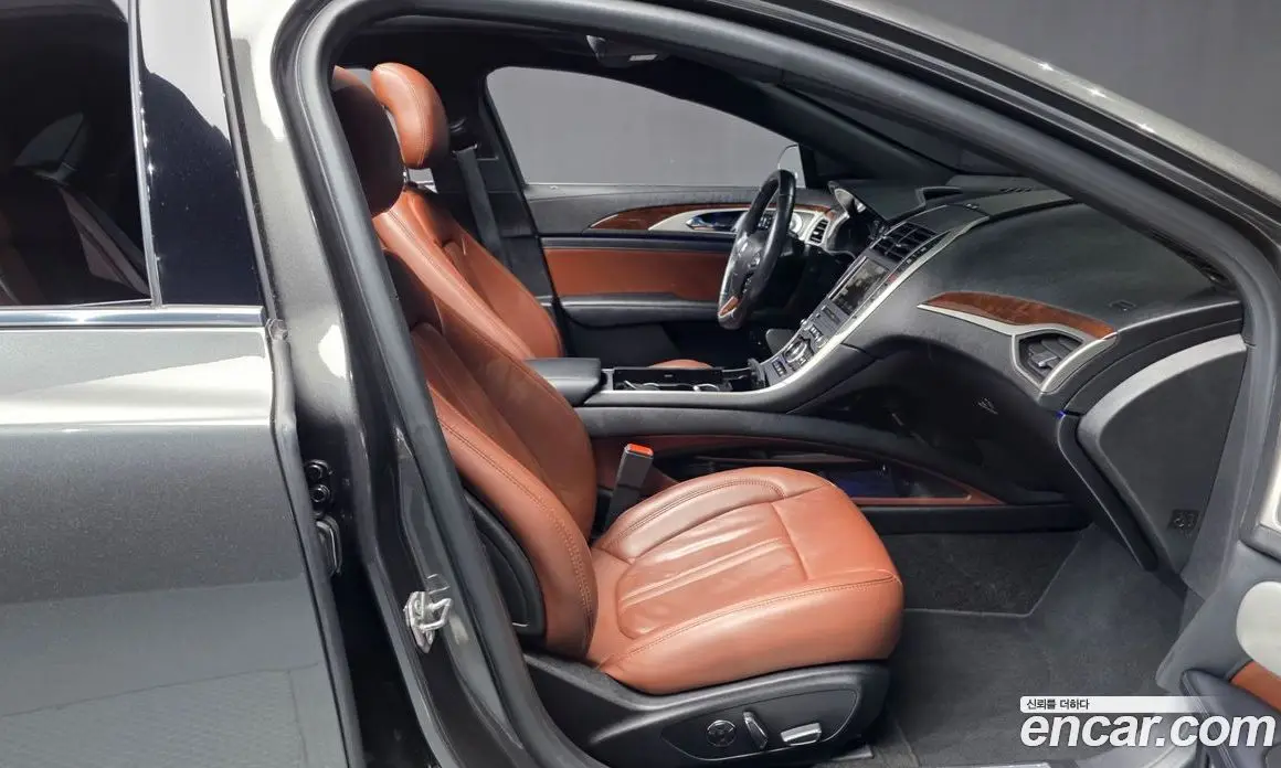 Lincoln MKZ 2019 2.0 автомат (гидро), фото 11 Lincoln MKZ 2019 2.0 автомат (гидро), фото 11