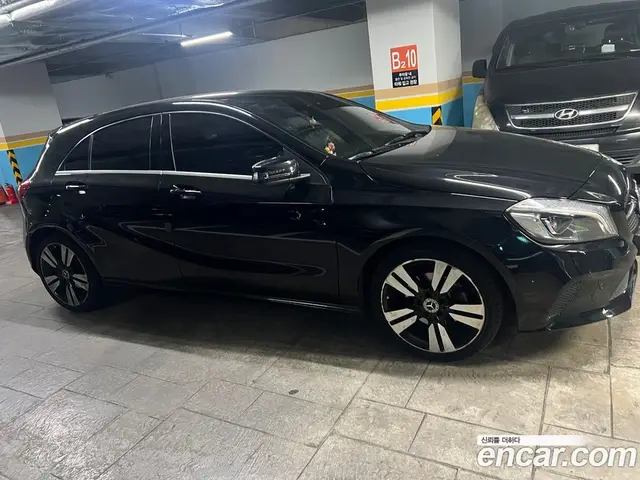 Mercedes-Benz A-Class 2018 1.6 автомат (гидро), миниатюра 2