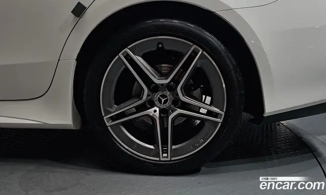 Mercedes-Benz CLS-Class 2022 2.0 автомат (гидро), миниатюра 6