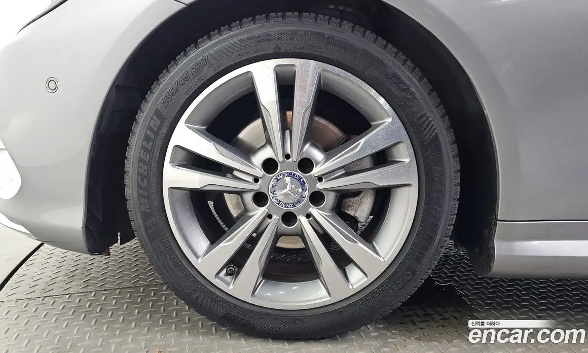 Mercedes-Benz E-Class 2013 2.0 автомат (гидро), фото 5