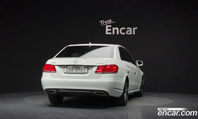 Mercedes-Benz E-Class 2015 2.1 автомат (гидро), миниатюра 4