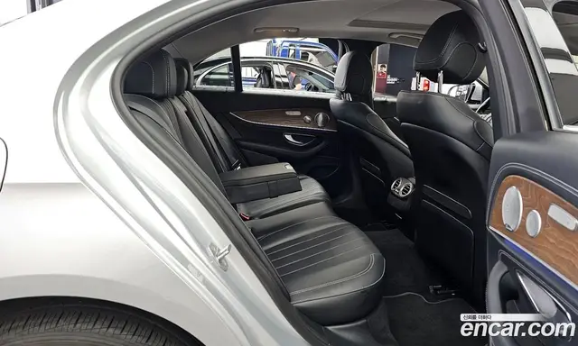 Mercedes-Benz E-Class 2018 2.0 автомат (гидро), миниатюра 12