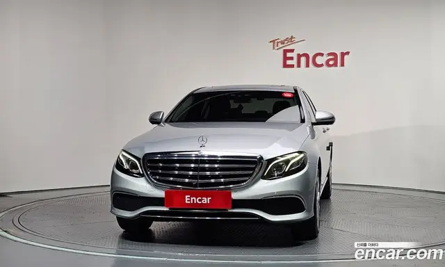 Mercedes-Benz E-Class 2018 2.0 автомат (гидро), миниатюра 3
