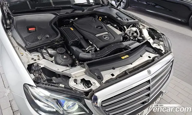 Mercedes-Benz E-Class 2018 2.0 автомат (гидро), миниатюра 6