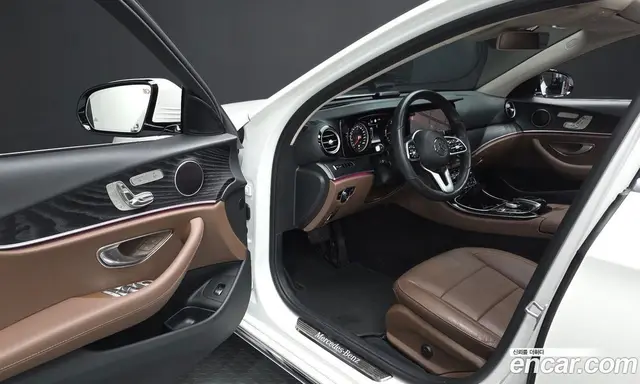 Mercedes-Benz E-Class 2019 1.9 автомат (гидро), миниатюра 12