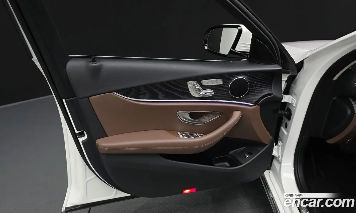 Mercedes-Benz E-Class 2019 1.9 автомат (гидро), фото 13 Mercedes-Benz E-Class 2019 1.9 автомат (гидро), фото 13