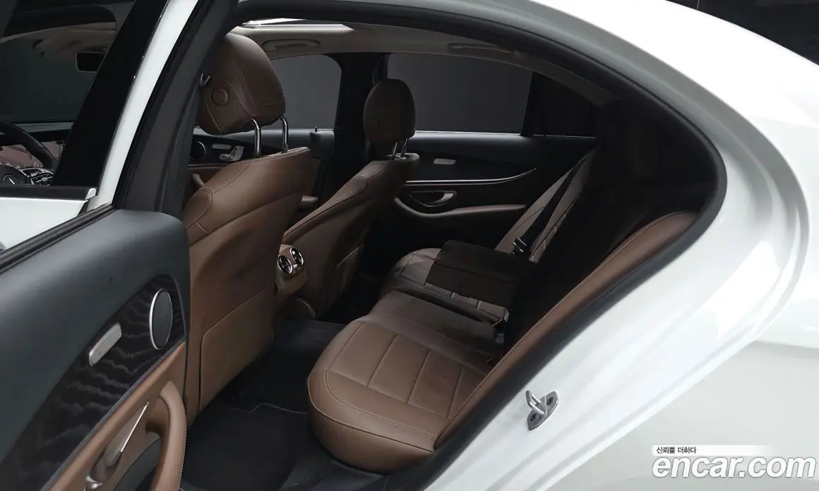 Mercedes-Benz E-Class 2019 1.9 автомат (гидро), фото 16 Mercedes-Benz E-Class 2019 1.9 автомат (гидро), фото 16