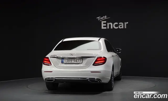 Mercedes-Benz E-Class 2019 1.9 автомат (гидро), миниатюра 3 Mercedes-Benz E-Class 2019 1.9 автомат (гидро), миниатюра 3
