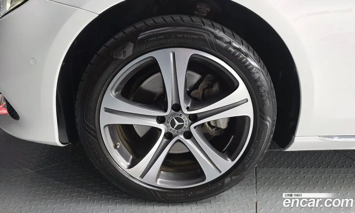 Mercedes-Benz E-Class 2019 1.9 автомат (гидро), фото 4 Mercedes-Benz E-Class 2019 1.9 автомат (гидро), фото 4