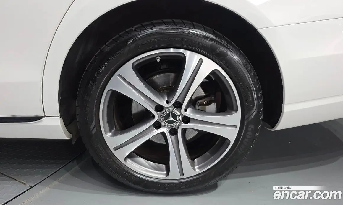 Mercedes-Benz E-Class 2019 1.9 автомат (гидро), фото 6 Mercedes-Benz E-Class 2019 1.9 автомат (гидро), фото 6