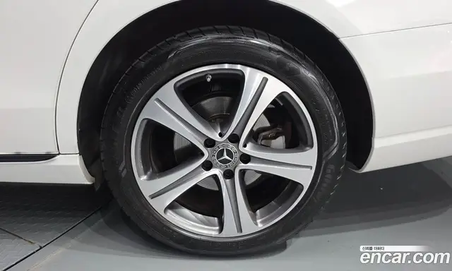 Mercedes-Benz E-Class 2019 1.9 автомат (гидро), миниатюра 6 Mercedes-Benz E-Class 2019 1.9 автомат (гидро), миниатюра 6