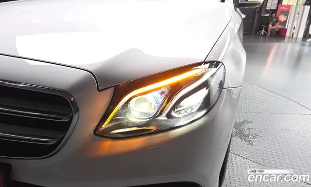 Mercedes-Benz E-Class 2019 1.9 автомат (гидро), миниатюра 7 Mercedes-Benz E-Class 2019 1.9 автомат (гидро), миниатюра 7