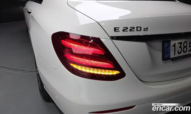 Mercedes-Benz E-Class 2019 1.9 автомат (гидро), миниатюра 8 Mercedes-Benz E-Class 2019 1.9 автомат (гидро), миниатюра 8