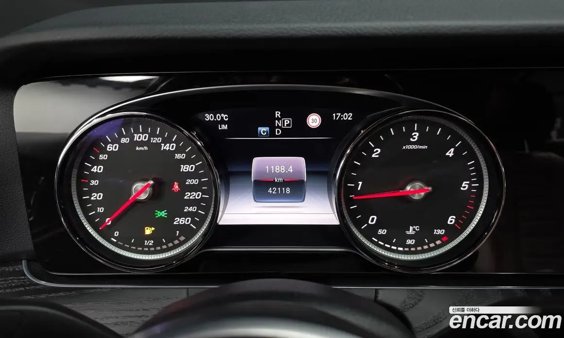 Mercedes-Benz E-Class 2019 1.9 автомат (гидро), фото 10 Mercedes-Benz E-Class 2019 1.9 автомат (гидро), фото 10