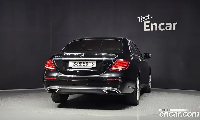 Mercedes-Benz E-Class 2019 1.9 автомат (гидро), миниатюра 4