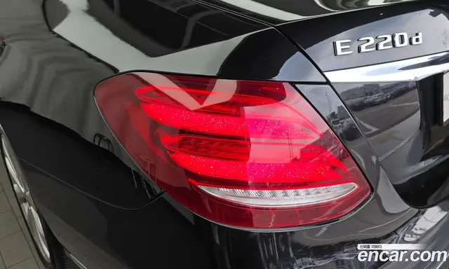 Mercedes-Benz E-Class 2019 1.9 автомат (гидро), миниатюра 9