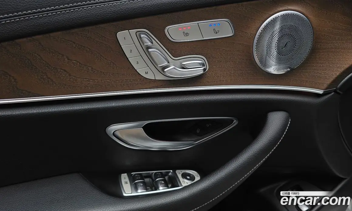 Mercedes-Benz E-Class 2021 2.0 автомат (гидро), фото 28 Mercedes-Benz E-Class 2021 2.0 автомат (гидро), фото 28