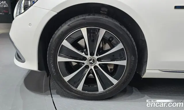 Mercedes-Benz E-Class 2021 2.0 автомат (гидро), миниатюра 5 Mercedes-Benz E-Class 2021 2.0 автомат (гидро), миниатюра 5
