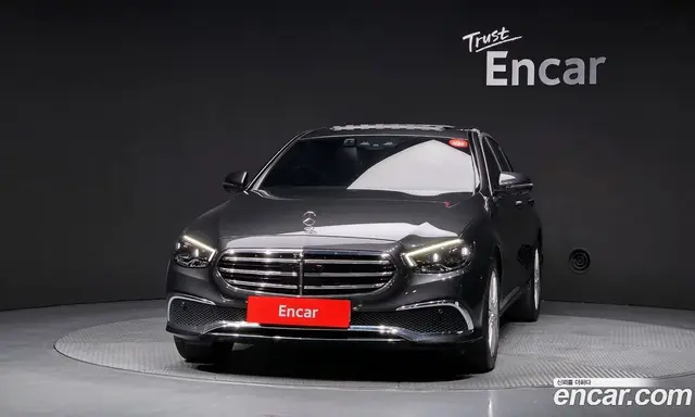 Mercedes-Benz E-Class 2022 2.0 автомат (гидро), миниатюра 3