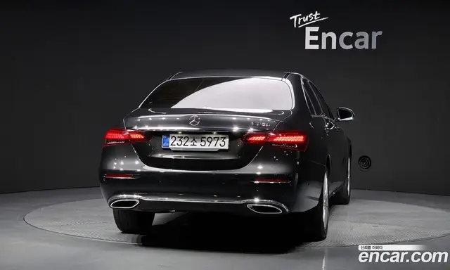 Mercedes-Benz E-Class 2022 2.0 автомат (гидро), миниатюра 4