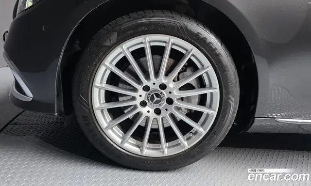 Mercedes-Benz E-Class 2022 2.0 автомат (гидро), миниатюра 5