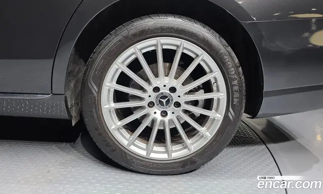 Mercedes-Benz E-Class 2022 2.0 автомат (гидро), миниатюра 7