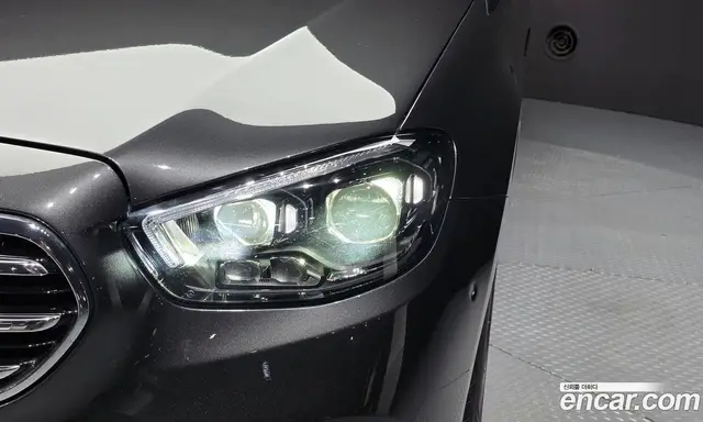 Mercedes-Benz E-Class 2022 2.0 автомат (гидро), миниатюра 8